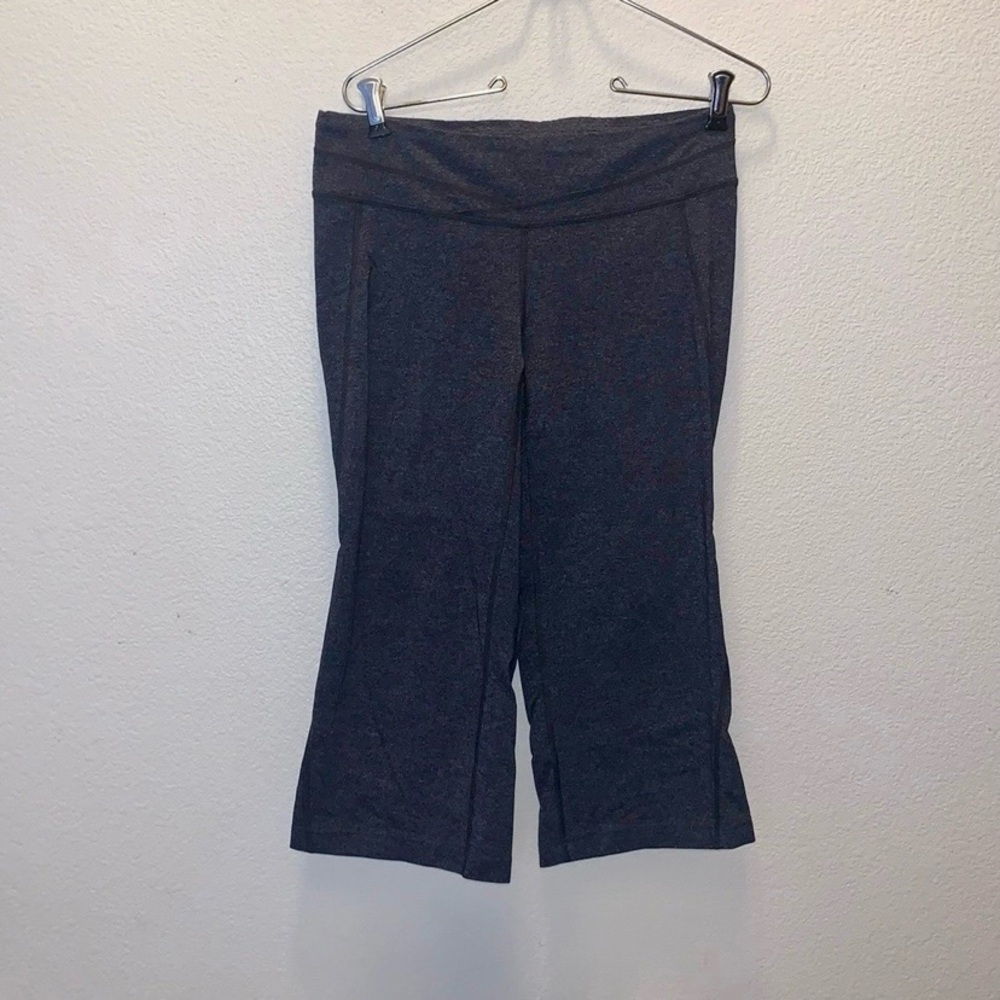 Lucy Power Max Gray Woman’s Medium Capri Athletic Leggings
